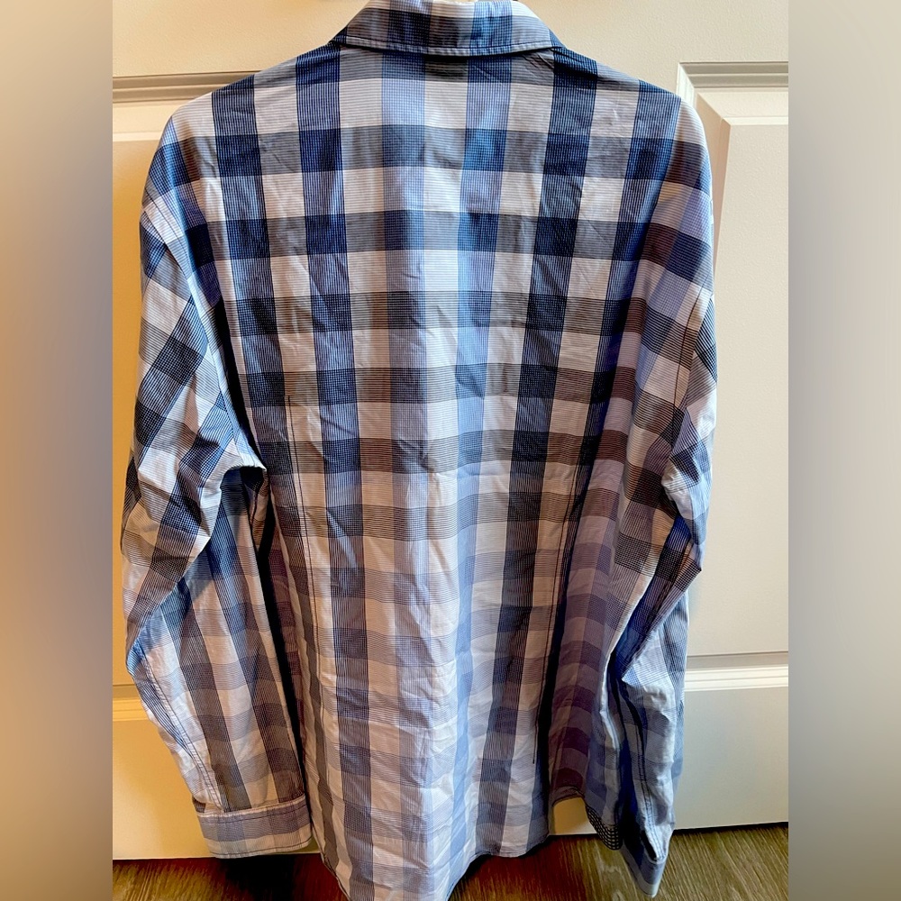 Hugo Boss button up - Picture 2 of 3